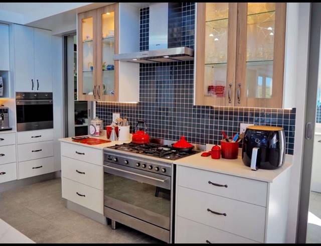 5 BEDROOM HOUSE FOR SALE IN PINNACLE POINT GOLF ESTATE